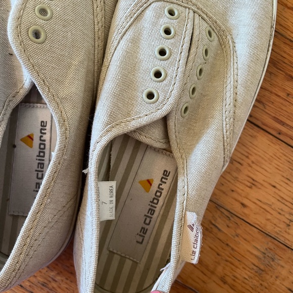 Liz Claiborne linen slip on sneakers - Picture 3 of 3